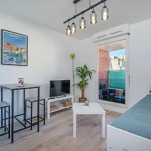 air-conditioned-apartment-terrace-gare-st-charles.fr-provencehotel.com/